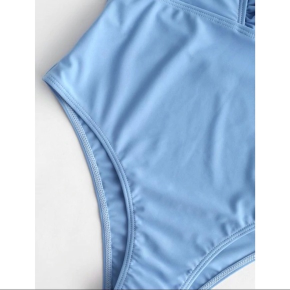 ZAFUL  nwot blue ruffle plunge one piece swimsuit xl - Picture 4 of 8